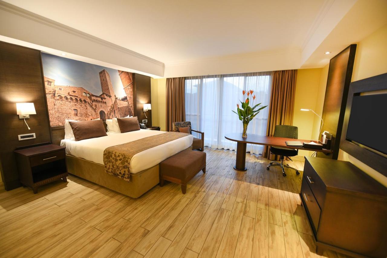 Mestil Hotel & Residences Кампала Екстер'єр фото